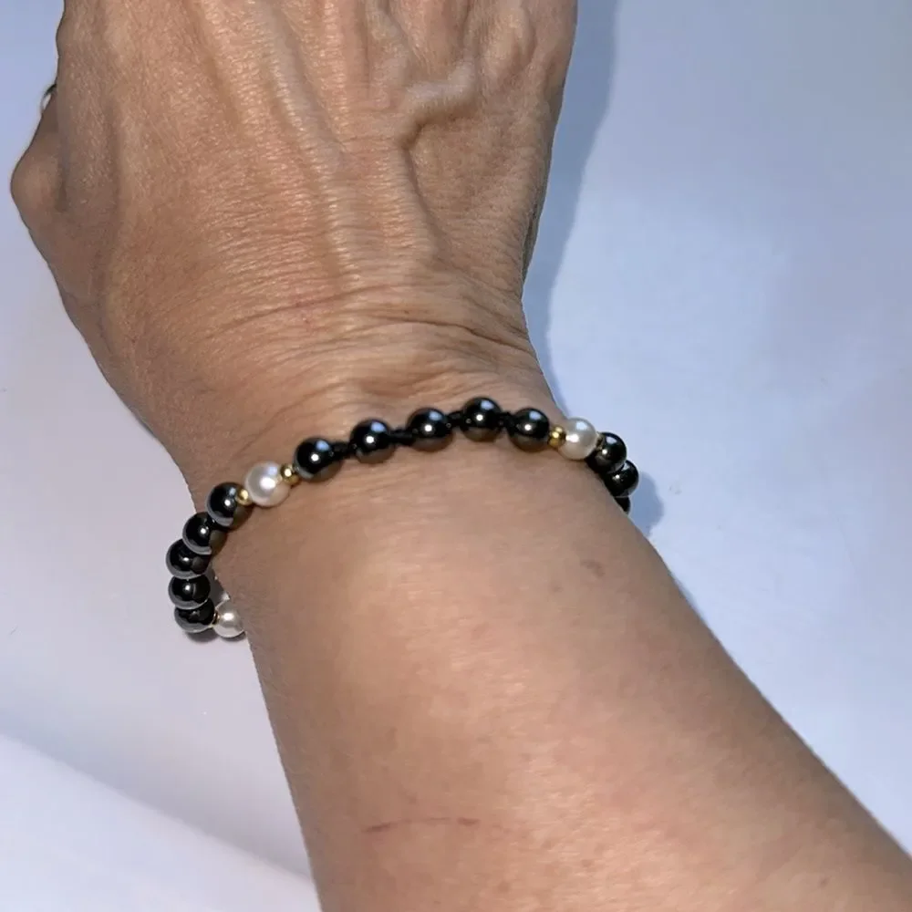 Shiny Dark Gray,‎ Faux Pearl and Gold Beaded Bracelet